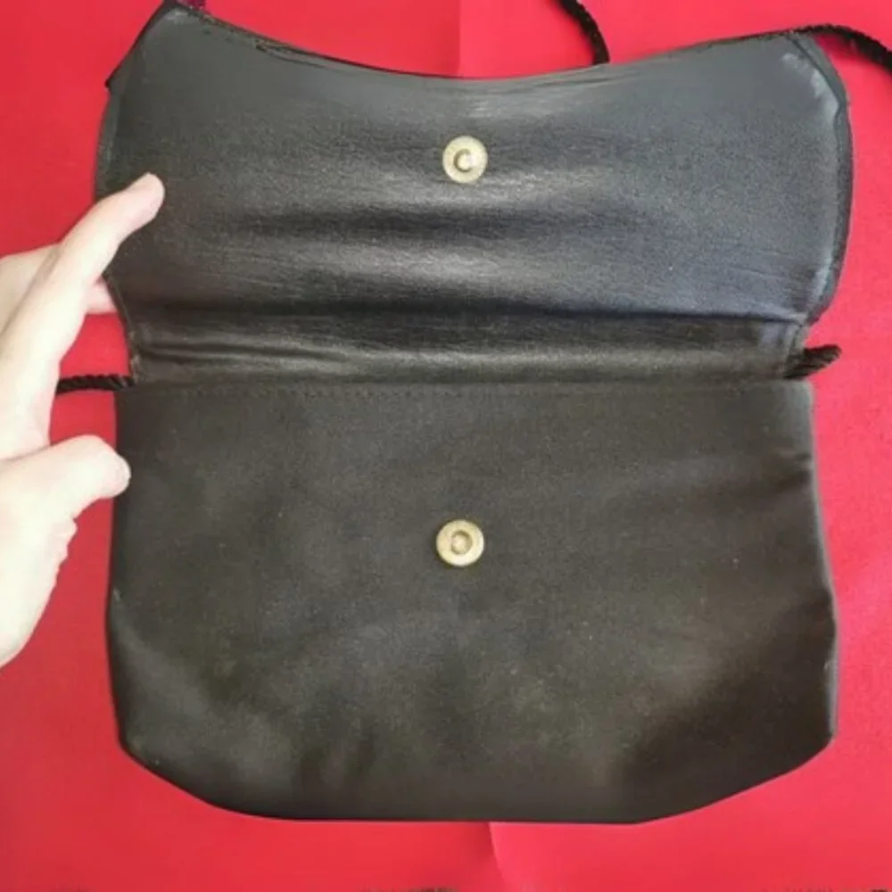 Floral Pattern Clutch Black w/ Shoulder String‎